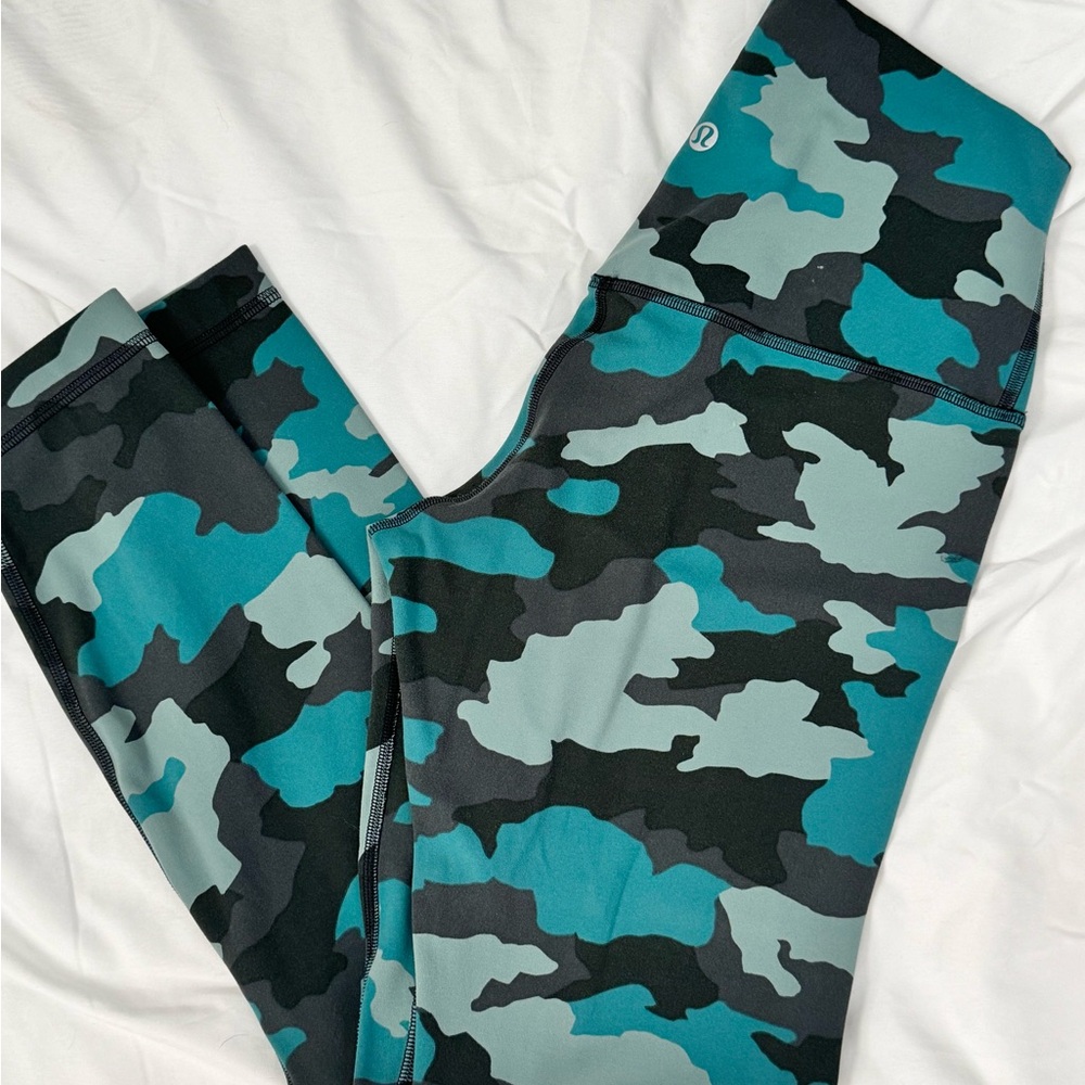 Lululemon Align Camo leggings size 6 perfect condition